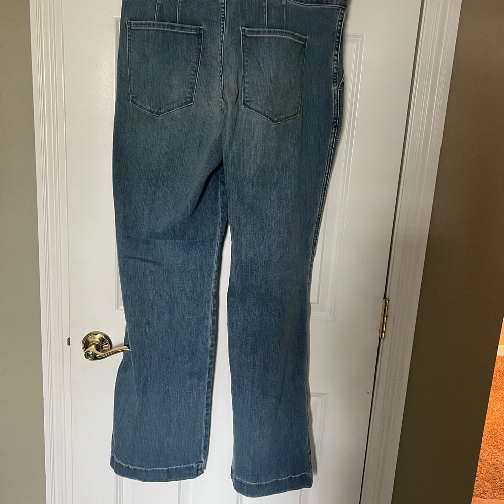 White House Black Market WHBM high rise, wide leg denim jeans size 12.